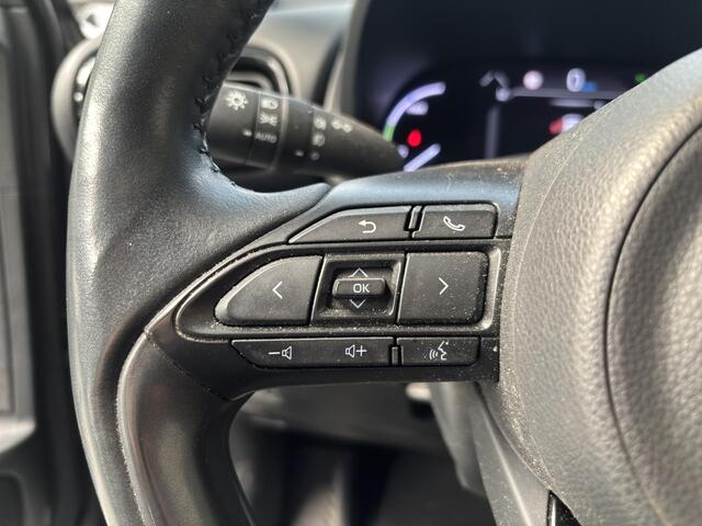 Toyota YARIS Cross 1.5 Hybrid Launch Edition Stuur/Stoel en voorruitverwarming, Parkeersensoren, trekhaak zeer luxe!