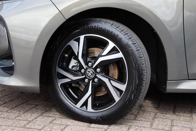 Toyota YARIS 1.5 Hybrid 115 First Edition Limited Parkeersensoren, Stoelverwarming, Apple Carplay / Android Auto.