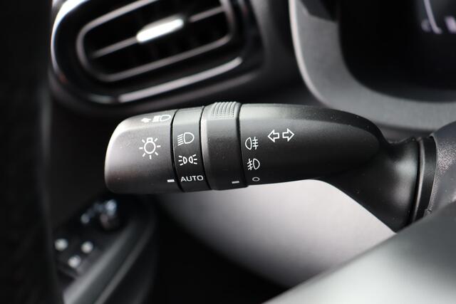 Toyota YARIS 1.5 Hybrid 115 First Edition Limited Parkeersensoren, Stoelverwarming, Apple Carplay / Android Auto.
