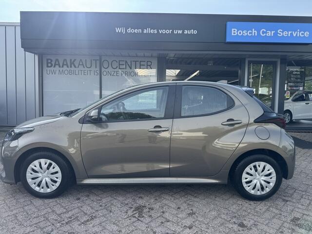 Toyota YARIS 1.5 Hyb. Active