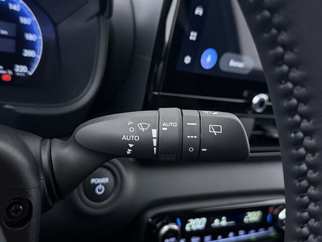 Toyota YARIS 1.5 Hybrid 130 Executive | Navigatie | PDC | Stuur-Stoelverwarming |
