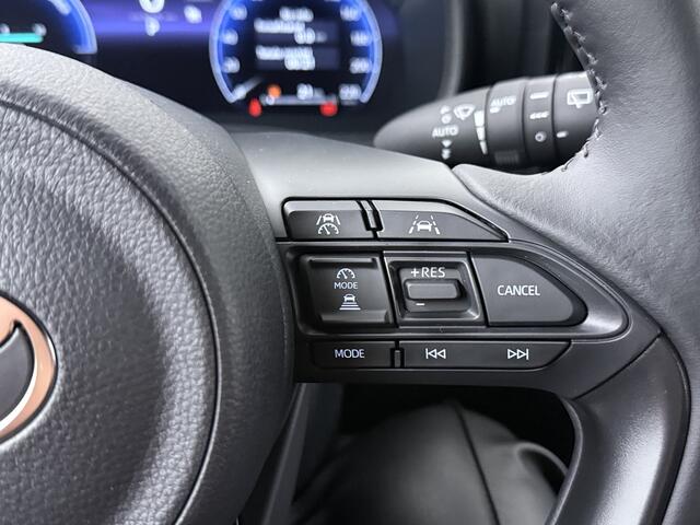 Toyota YARIS 1.5 Hybrid 130 Executive | Navigatie | PDC | Stuur-Stoelverwarming |