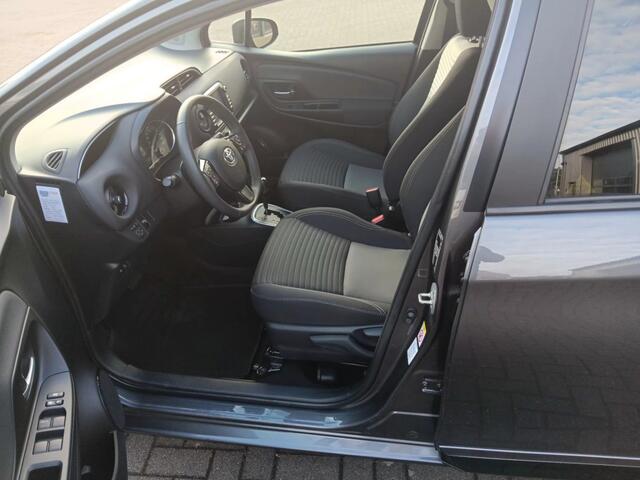Toyota YARIS 1.5 Hybrid Aspiration Clima/Cruise Camera Elec Ramen/Spiegels inklapbaar Trekhaak Stoelverw