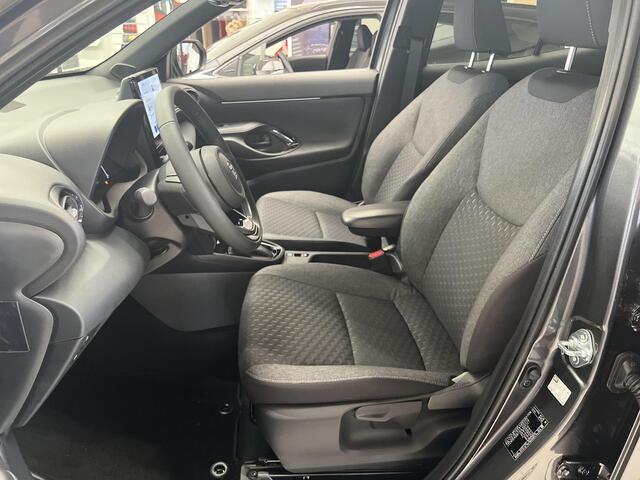 Toyota YARIS Cross 1.5 Hybrid 115 Dynamic **COMFORT PACK/ NIEUWE AUTO/ DIRECT LEVERBAAR**