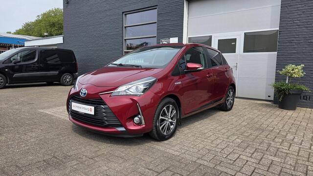 Toyota YARIS 1.5 Hybrid Y20 | BLUETOOTH | DEALER ONDERHOUDEN | LAVA RED