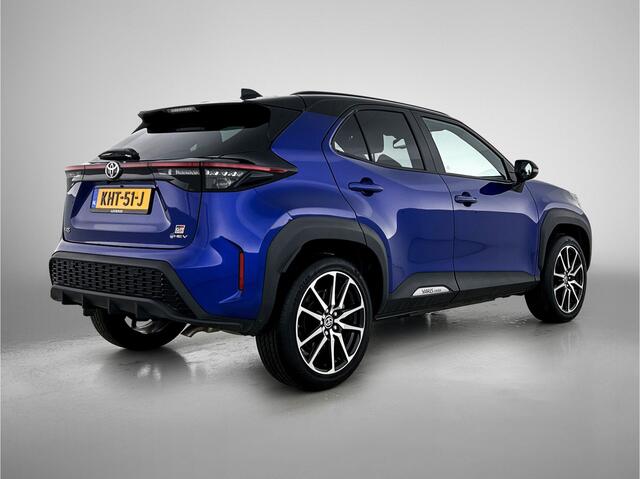 Toyota YARIS Cross 1.5 Hybrid 130 GR Sport | Stoel + Stuurverwarming | Elektrische Achterklep | Dodehoek detectie | Parkeersensoren V+A | Draadloos opladen |