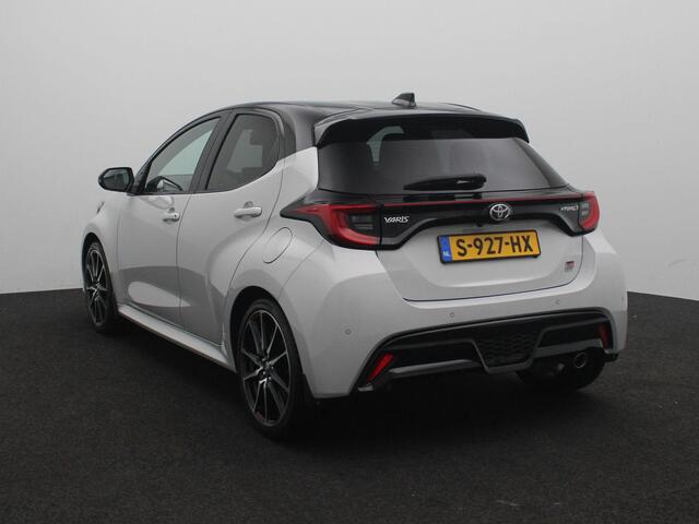 Toyota YARIS 1.5 Hybrid GR Sport | Apple Carplay/Android | cruise control adaptief | electronic climate control | lederen/microvezel bekleding | LED koplampen | lichtmetalen velgen multi-spaaks 18" |