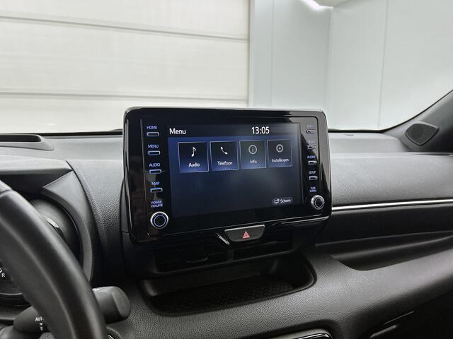 Toyota YARIS 1.5 Hybrid Executive Bi-tone | BTW voertuig | Head-Up Display | Dodehoek detectie | Parkeersensoren voor+achter | Stoelverwarming | Apple CarPlay/Android auto | Onderweg-naar-dealer