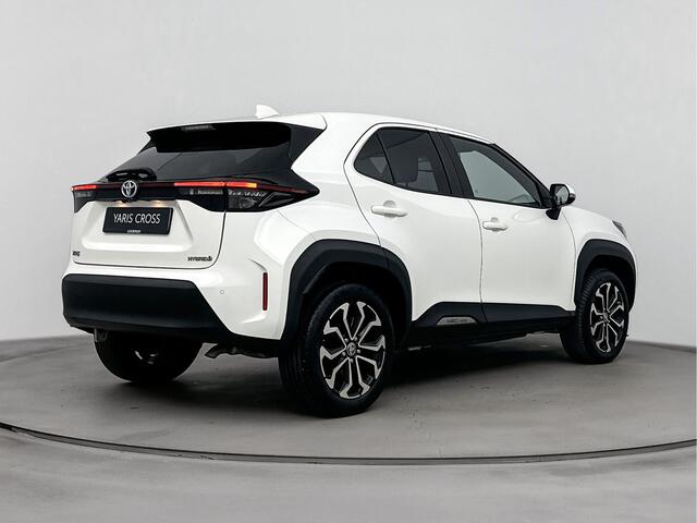 Toyota YARIS Cross 1.5 Hybrid Dynamic | Dodehoekdetectie | Parkeersensoren V+A | Stoelverwarming *