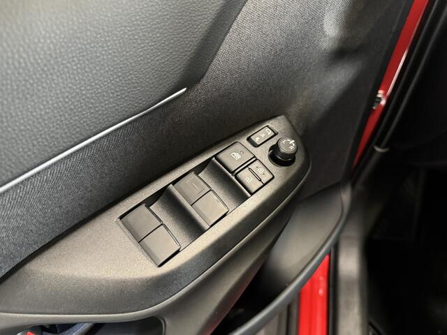 Toyota YARIS Cross 1.5 Hybrid 115 Dynamic | Comfort Pack | Apple Carplay | Parkeersensoren voor en achter | Dodehoekdetectie |