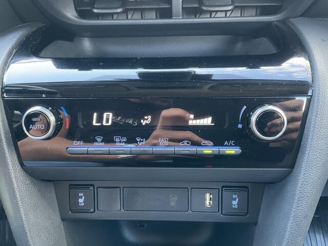 Toyota YARIS Cross 1.5 Hybrid Dynamic Hoge zit Navi Camera Stoelverw Clima Voll.Onderhouden!