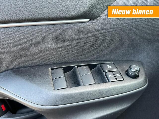 Toyota YARIS 1.5 Hybrid 115 First / fabrieksgarantie