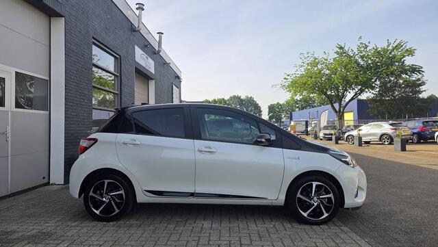 Toyota YARIS 1.5 Hybrid Style Bi-Tone | AUTOMAAT | Android/CarPlay | TOYOTA DEALER ONDERHOUDEN