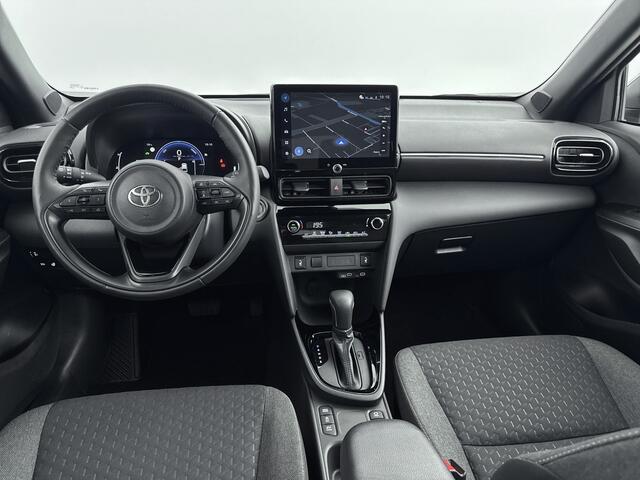 Toyota YARIS Cross 1.5 Hybrid 115 Dynamic Comfort Pack | Parkeersensoren | Stoel / Stuur / Voorruit Verwarming | Onderweg-naar-dealer