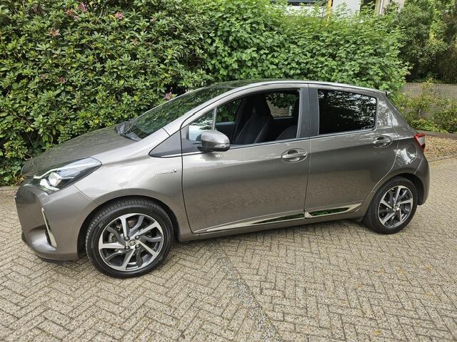 Toyota YARIS 1.5 Hybrid Premium PANO