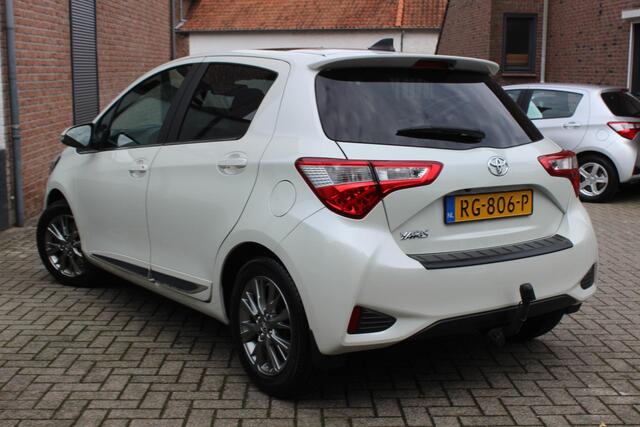 Toyota YARIS 1.5 VVT-i Executive Leder, Panorama dak, Automaat