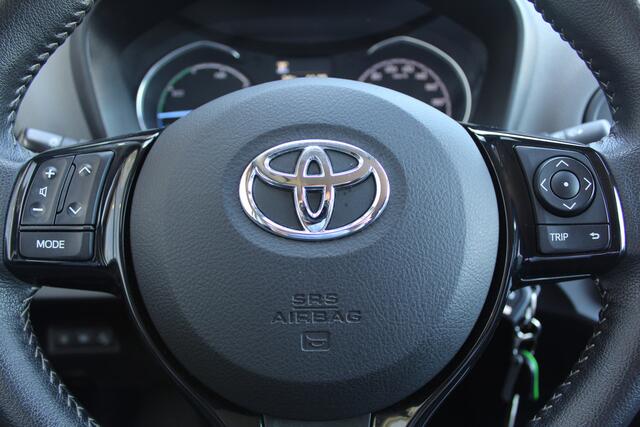 Toyota YARIS 1.5 Hybrid Dynamic Limited | Rijklaar | Stoelverw. | Clima | Camera | Bluetooth | LM-velgen