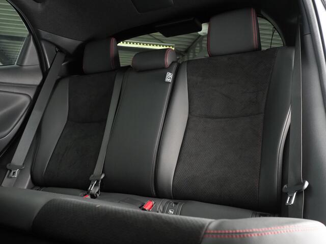 Toyota YARIS 1.5 Hybrid 130 GR SPORT | Dodehoekdetectie | Stuurwiel Verwarmd | Stoelverwarming | Achteruitrijcamera | Keyless Entry