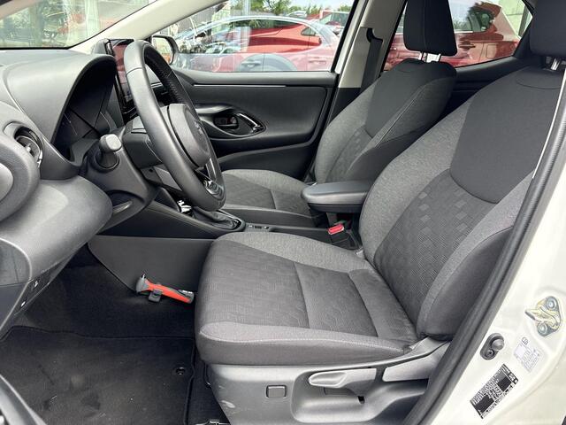 Toyota YARIS 1.5 Hybrid 115 First Edition **KEYLESS/ ADAPTIEF CRUISE CONTROL/ VERSTELBARE LENDENSTEUN**