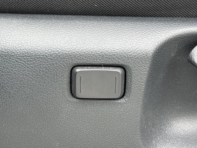 Toyota YARIS 1.5 Hybrid 115 First Edition **KEYLESS/ ADAPTIEF CRUISE CONTROL/ VERSTELBARE LENDENSTEUN**
