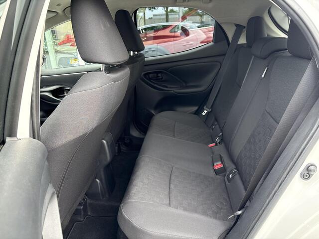 Toyota YARIS 1.5 Hybrid 115 First Edition **KEYLESS/ ADAPTIEF CRUISE CONTROL/ VERSTELBARE LENDENSTEUN**
