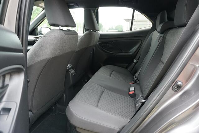 Toyota YARIS Cross 1.5 Hybrid Dynamic * 15.308 NAP * + CAMERA / TREKHAAK / CARPLAY