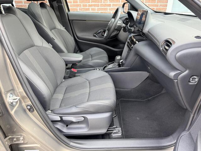 Toyota YARIS Cross 1.5 Hybrid AWD Adventure *Trekhaak*Panoramadak*