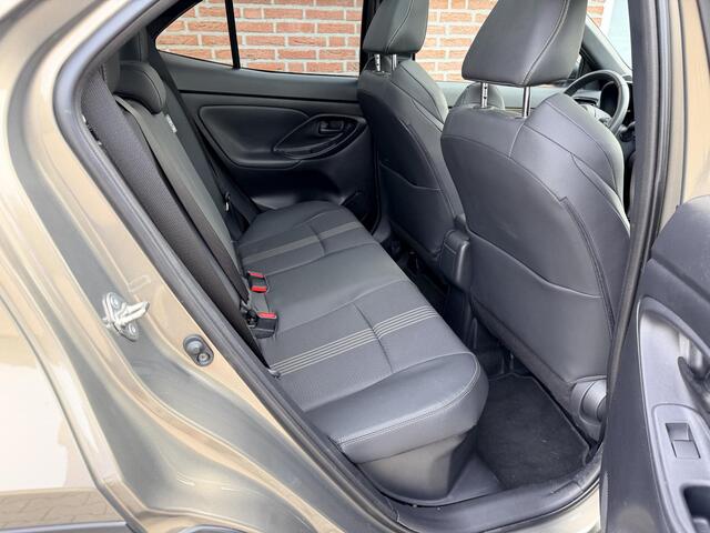 Toyota YARIS Cross 1.5 Hybrid AWD Adventure *Trekhaak*Panoramadak*