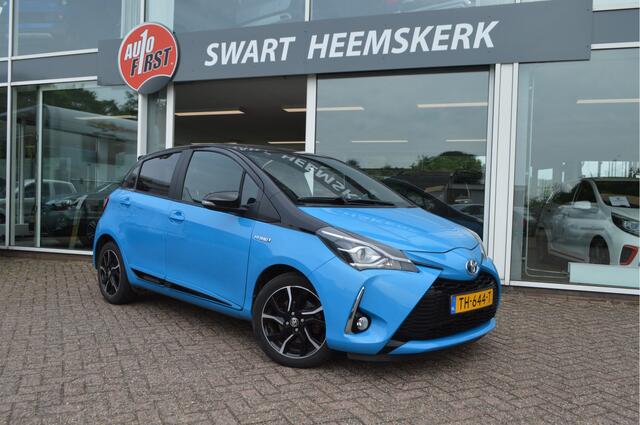 Toyota YARIS 1.5 Hybrid SkyBlue NL auto | Navi | Panoramadak | Cruise | Parkeercamera