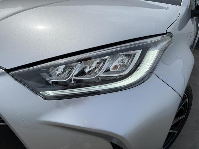 Toyota YARIS 1.5 Hybrid GR Sport Panoramadak, dodehoekdetectie, Stoel- & Stuurwiel verwarmd, LMV, JBL, HUD, 1e eign. Nieuw geleverd en dealeronderhouden