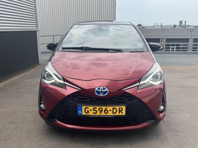 Toyota YARIS 1.5 Hybrid Bi-Tone Navigatie, Achteruitrijcamera, Privacy glass, LMV, Climate control, Onderhoudshistorie compleet