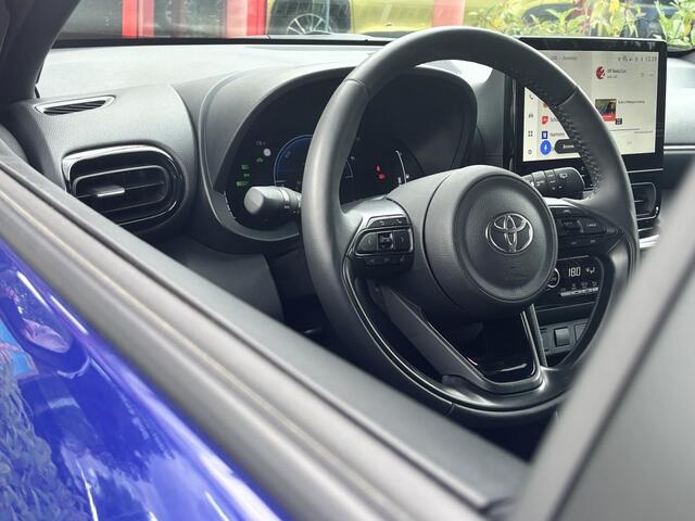 Toyota YARIS Cross 1.5 Hybrid Dynamic | CarPlay | | Stoel- en Stuurverwarming