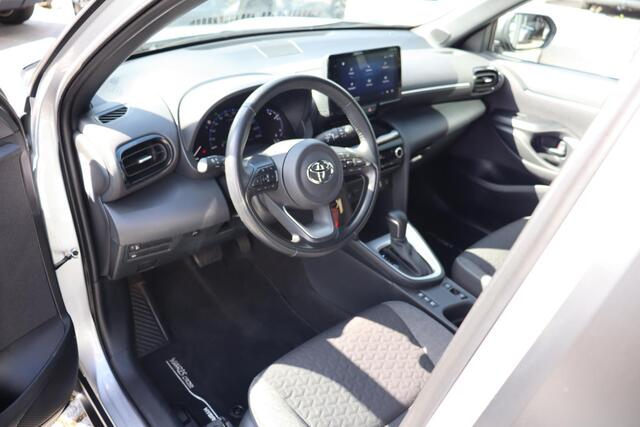 Toyota YARIS Cross 1.5 Hybrid Dynamic Limited, Trekhaak, LM Velgen, Apple Carplay / Android Auto, Stoelverwarming.