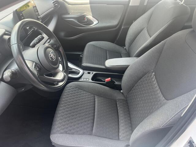 Toyota YARIS 1.5 Hybrid Dynamic | Parkeersensoren achter | Carplay | Licht metalen velgen | LED koplampen |