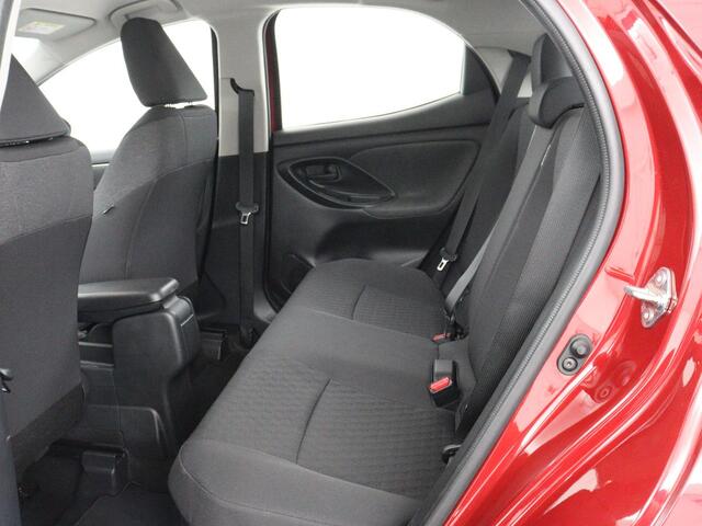 Toyota YARIS 1.5 Hybrid Dynamic | Carplay | Adaptive cruise | Keyless | Camera | Full LED | Climate control | 16'' | Bluetooth | DAB | Regensensor | Origineel NL