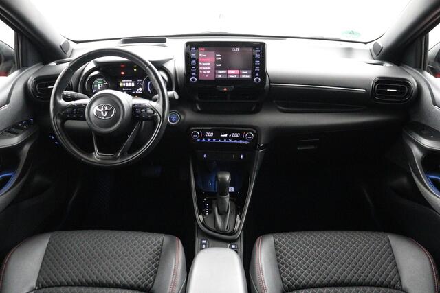 Toyota YARIS 1.5 Hybrid Launch Edition | leder | stoelverwarming | Bi-Tone | Apple Carplay/Android Auto |