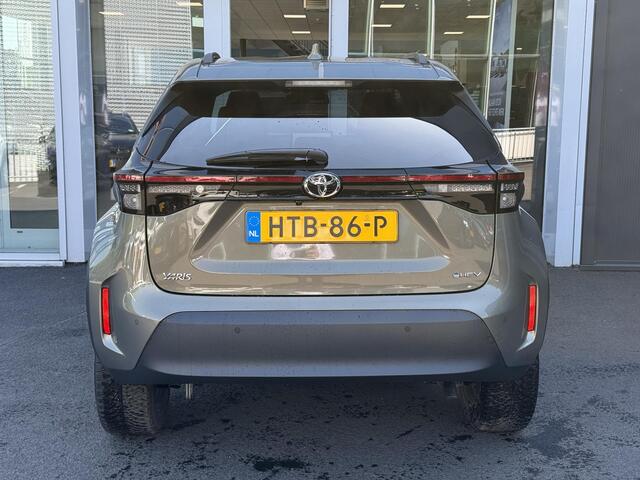 Toyota YARIS Cross 1.5 Hybrid 115 First Edition Parkeersensoren V+A | Blind spot | Stoelverwarming | Climate control