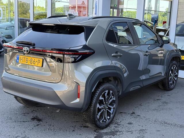 Toyota YARIS Cross 1.5 Hybrid 115 First Edition Parkeersensoren V+A | Blind spot | Stoelverwarming | Climate control