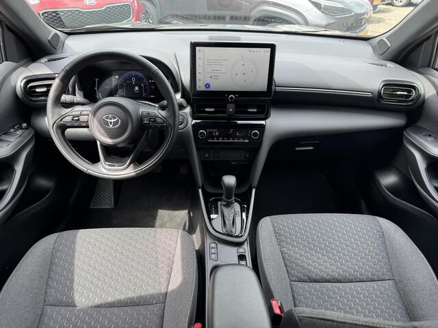 Toyota YARIS Cross 1.5 Hybrid 115 First Edition Parkeersensoren V+A | Blind spot | Stoelverwarming | Climate control