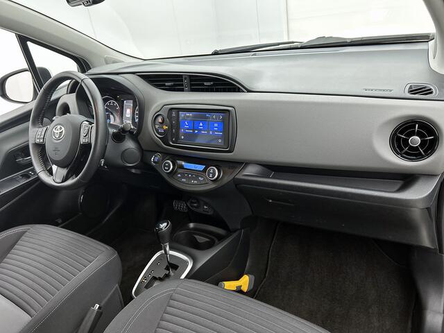 Toyota YARIS 1.5 VVT-i Dynamic | Camera | Trekhaak | LM Velgen | Leseman