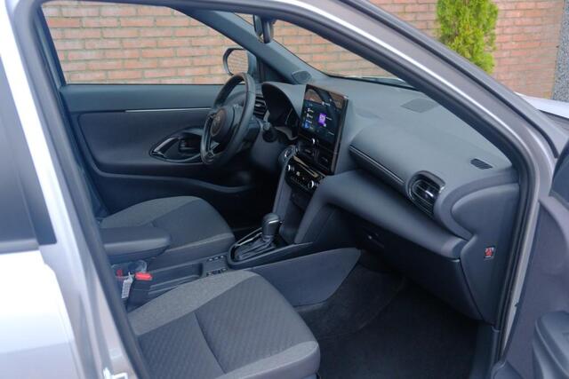 Toyota YARIS Cross 1.5 Hybrid 116pk CVT Dynamic | Comfort Pack | App Connect | Adaptive Cruise | Full LED | Camera | Keyless | Blind Spot | Stoelverwarming