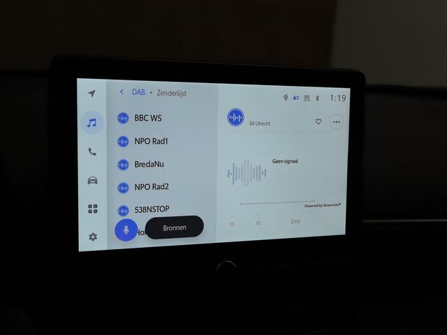 Toyota YARIS Cross 1.5 Hybrid 130 Dynamic - DEMO & DIRECT UIT VOORRAAD LEVERBAAR - NAVIGATIE - PARKEERSENSOREN VOOR/ ACHTER - VOORSTOELEN VERWARMD - STUUR VERWARMD - DODEHOEK DETECTIE - KEYLESS ENTRY/ START - CLIMATE CONTROL - APPLE CARPLAY/ ANDROID AUTO