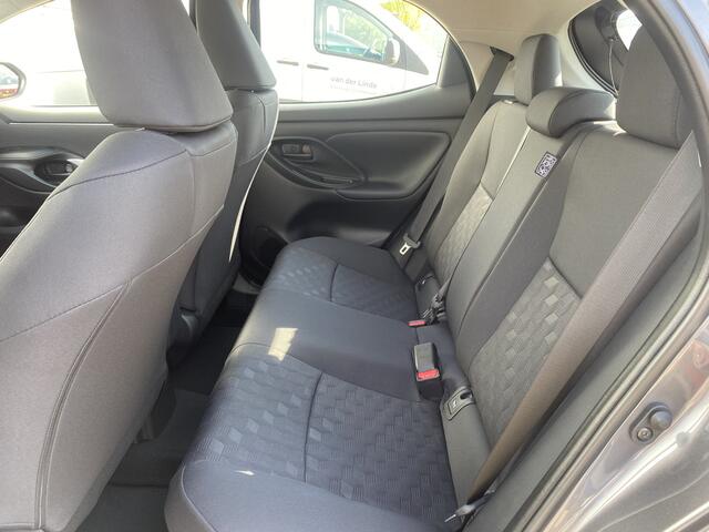 Toyota YARIS 1.5 Hybrid 115 Active Limited Trekhaak Parkeersensoren Stoel Stuurverwarming Carplay Android Auto