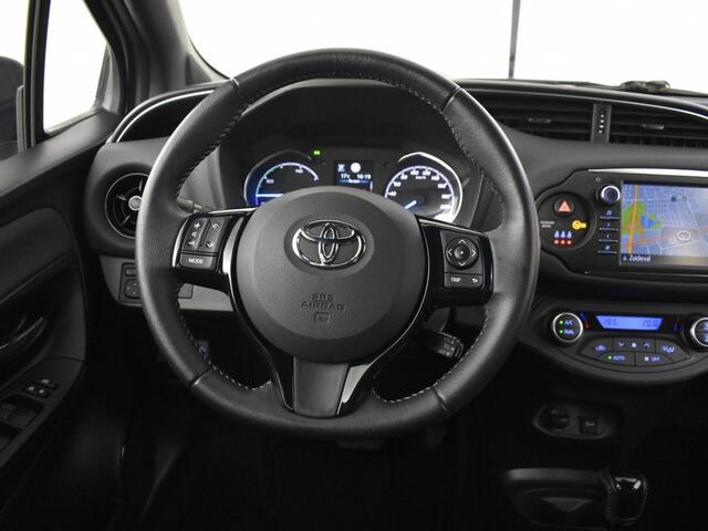 Toyota YARIS 1.5 Hybrid Bi-Tone | Navigatie | Keyless | Stoelverwarming