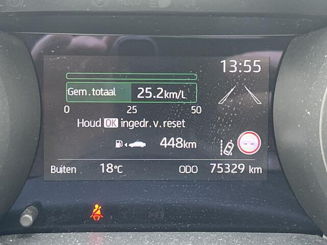 Toyota YARIS 1.5 Hybrid Dynamic | Licht metalen velgen | Carplay | Stoelverwarming | LED koplampen | Keyless entry |