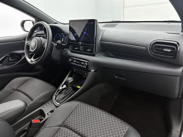 Toyota YARIS 1.5 Hybrid 130 Executive | BTW voertuig | Stoel+stuurverwarming | dodehoek detectie | Parkeersensoren voor+achter | Cruise Control Adaptive | Climate Control | Apple CarPlay/Android Auto |
