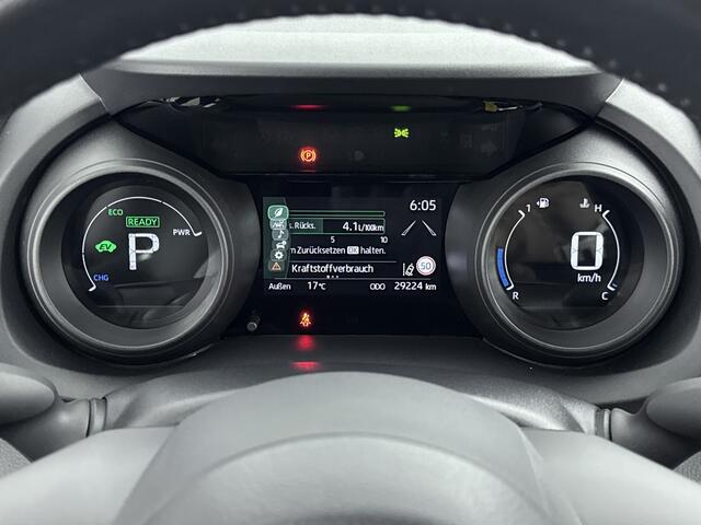 Toyota YARIS 115 Hybrid Dynamic | Navigatie | LED Verlichting | Onderweg-naar-dealer