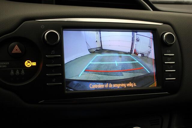 Toyota YARIS 1.5 Hybrid Dynamic - Navi, Camera, Clima