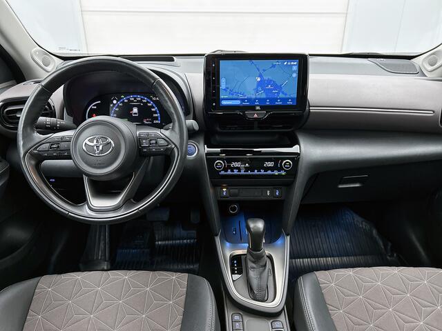 Toyota YARIS Cross 1.5 Hybrid Executive | Panoramadak | JBL | Head-Up Display | Dodehoek detectie | Elektrische achterklep | Parkeersensoren voor+achter |