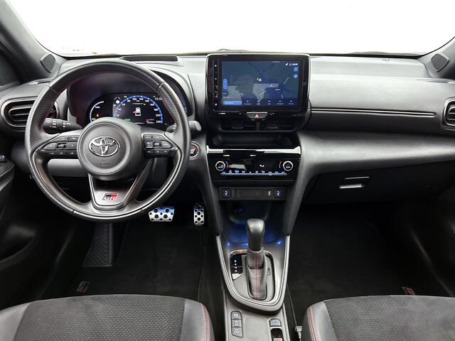 Toyota YARIS Cross 1.5 Hybrid GR Sport Limited | BTW voertuig | Head-Up Display | Dodehoek detectie | Stoelverwarming | Parkeersensoren voor+achter | Navigatie | Apple CarPlay/Android auto | Cruise Control Adaptive |